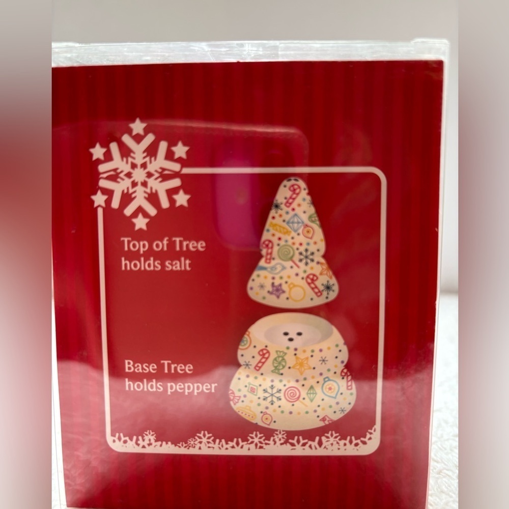NIB Hallmark Christmas Tree Stacking Salt and Pepper Shakers - Picture 6 of 6